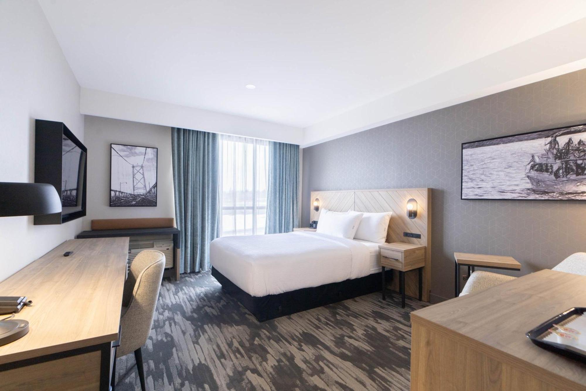 Hotel Sandman Signature &