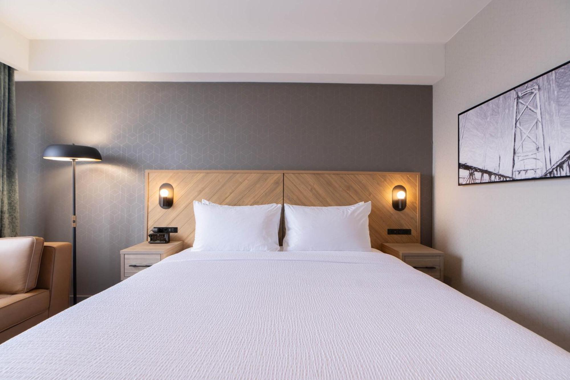Hotel Sandman Signature &